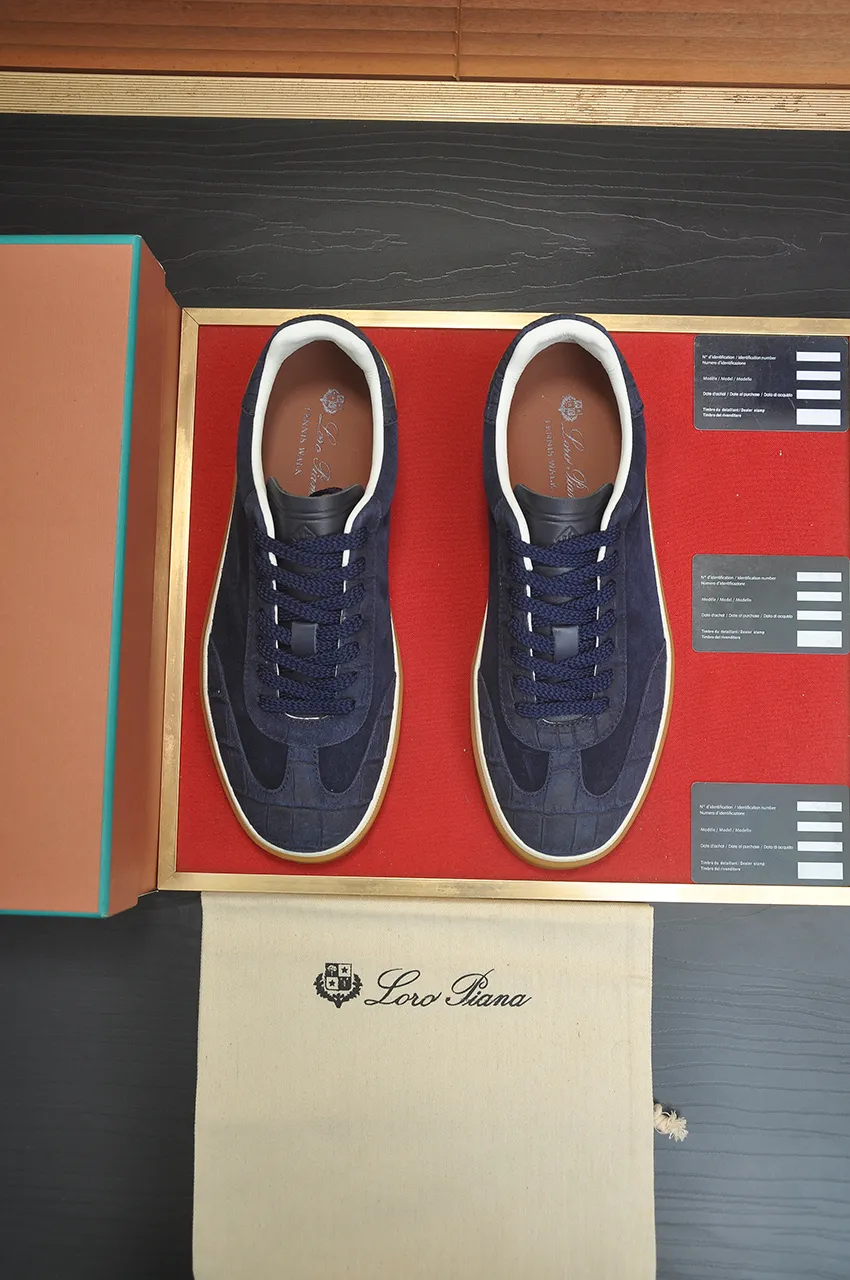 Men's men's shoes 💰580💶[𝐥𝐨𝐫𝐨 𝐏𝐢𝐚𝐧𝐚] lp classic loafers, an Italian treasure brand, the only brand that can match Hermès! Only after wearing it do we realize that we cannot let down our feet. The upper is imported cashmere, the lining of water-dyed cowhide ➕ the cowhide feet, the official original glass rubber outsole, and the pendant. Exclusive original packaging (tag ➕ brand paper ➕ outer box ➕ hand bag) code number: 38-46 (45 46 customized)